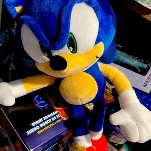 Sonic 2 Set w/mystery figure & Sonic Large Plush!